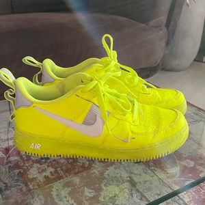 Neon yellow air force 1 utility low youth 7